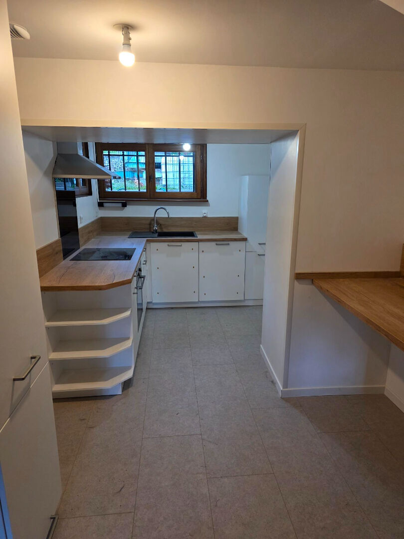 Maison de village  T5  à louer à Chapareillan 38530