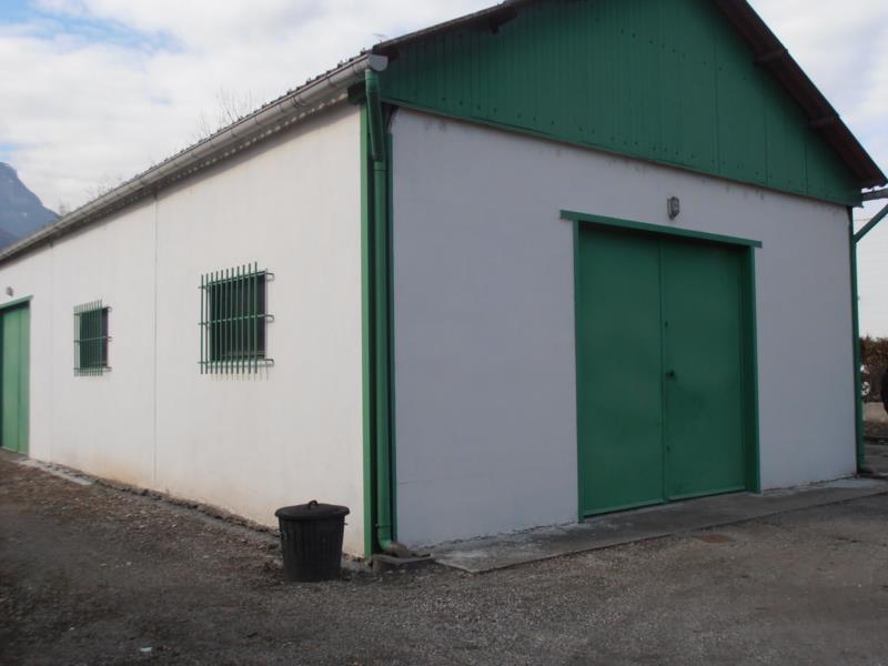 GRAND HANGAR A LOUER