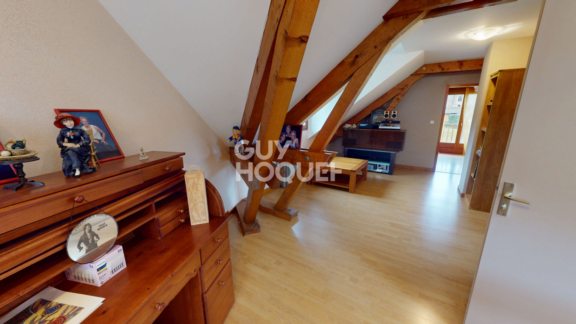 Maison spacieuse à vendre à Villaroux - 4 chambres et grand terrain !