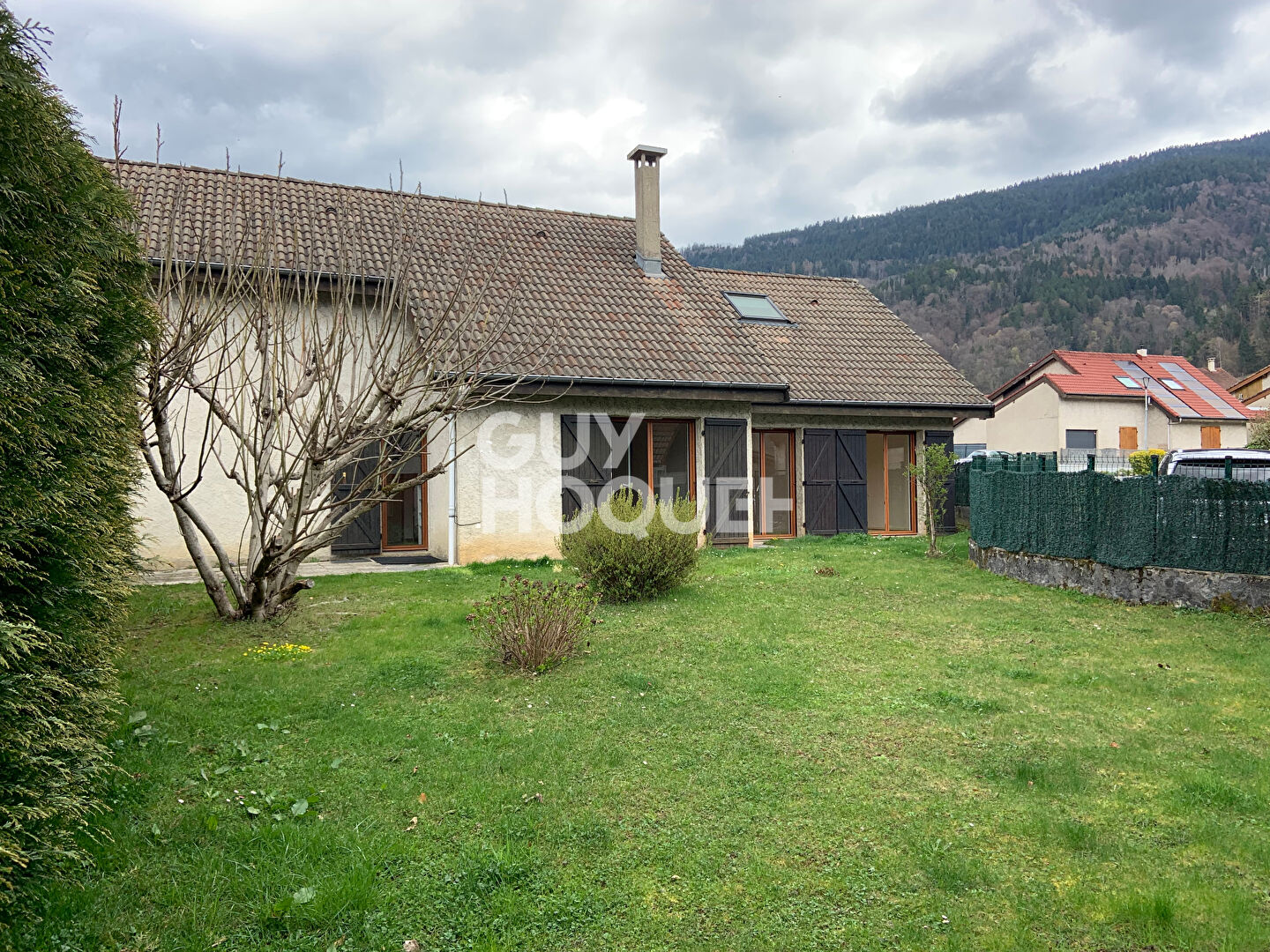 Maison avec beau potentiel à exploiter