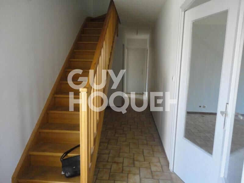 Maison avec beau potentiel à exploiter