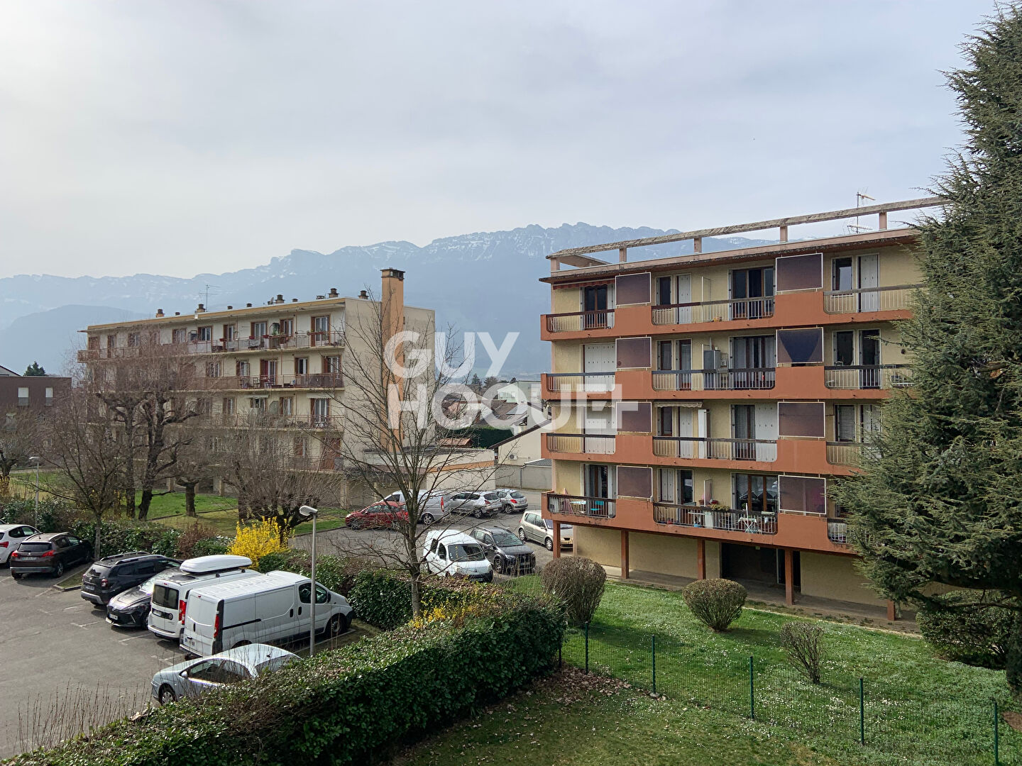 Appartement T2 + cave + 2 balcons
