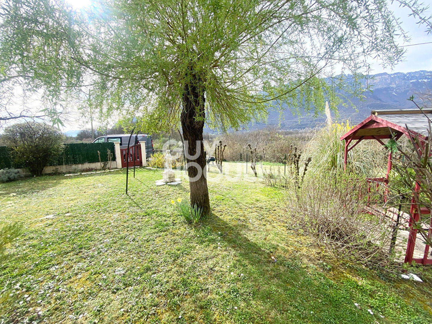 Maison d'exception à Goncelin - Un havre de paix à ne pas manquer !