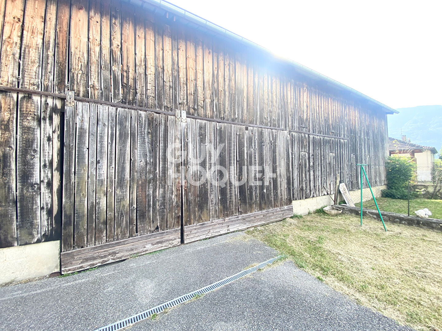 Hangar à vendre à La Buissière