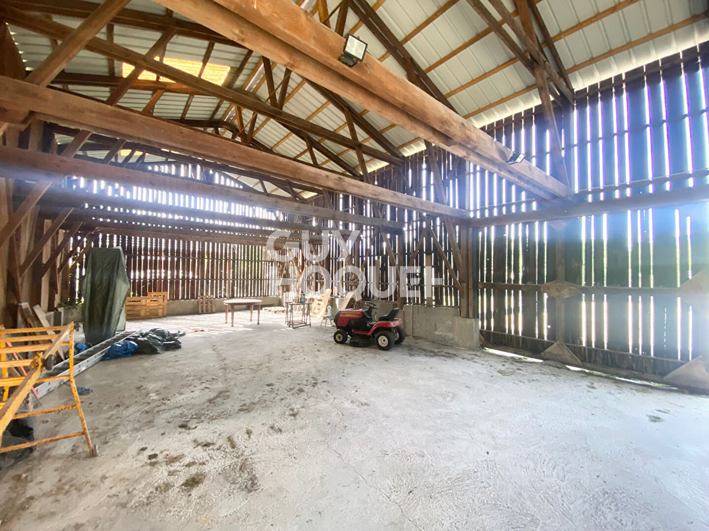 Hangar à vendre à La Buissière