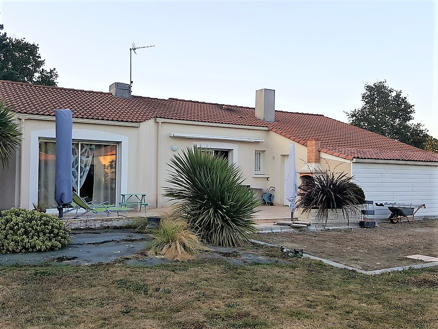 Maison de 100,76 m² à vendre à CHAUVE (44320).