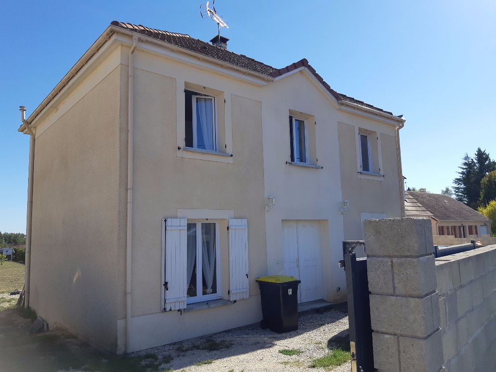 Vente : maison 5 pièces (115 m²) à HERME