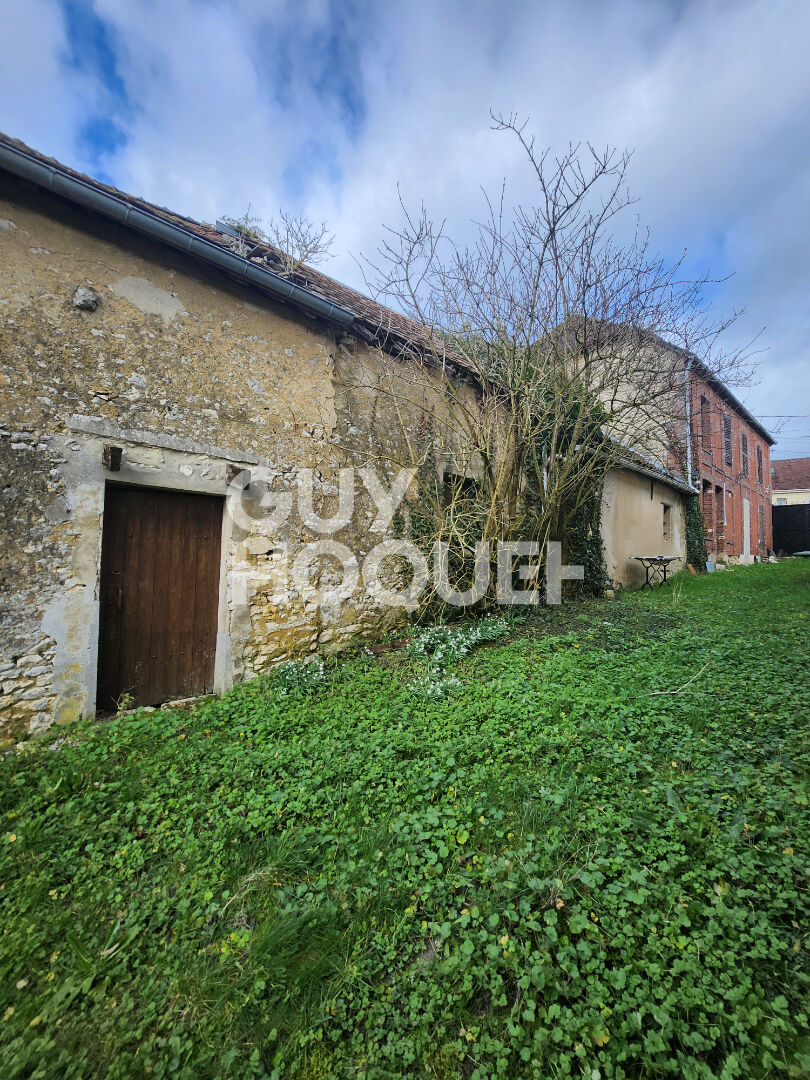 Maison à vendre à Saint Loup de Naud - Référence 2851