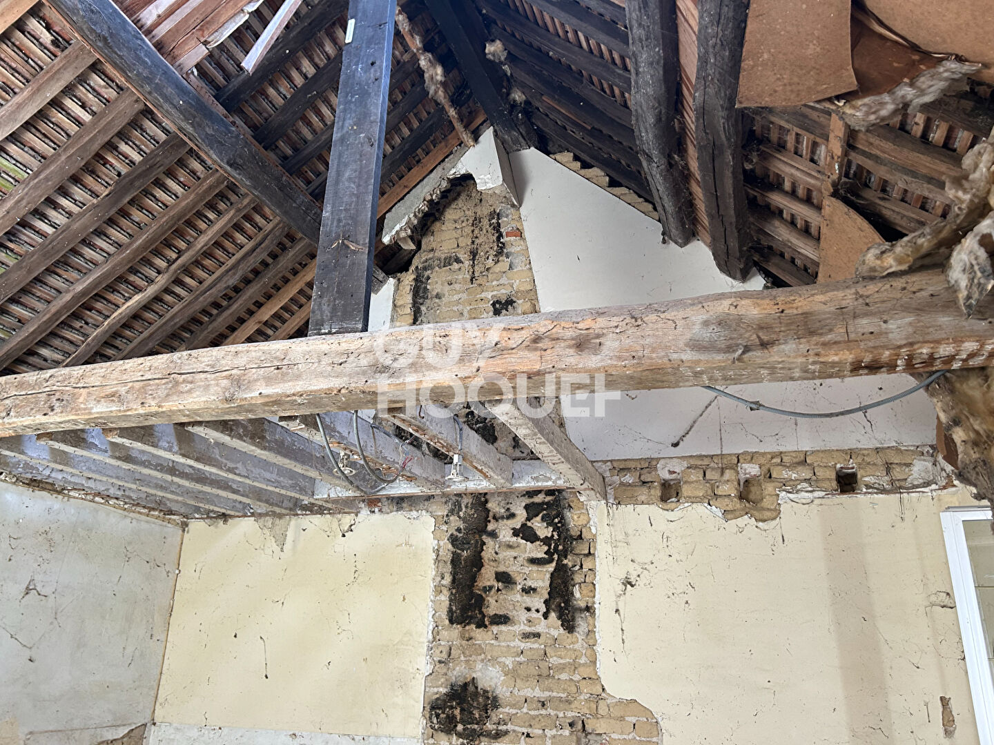 MAISON EN PIERRE AVEC GRANGE INDEPENDANTE