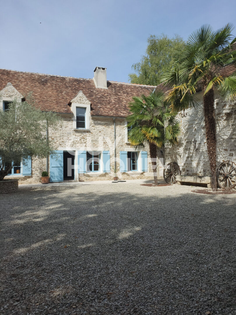 Magnifique maison  au Coeur d'un  village calme proche Provins