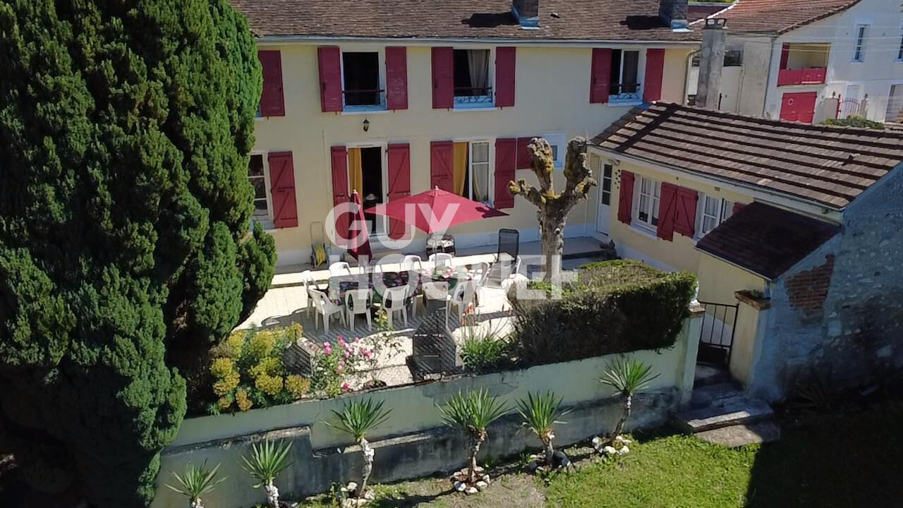 Maison à vendre à Donnemarie Dontilly - 4 chambres, jardin