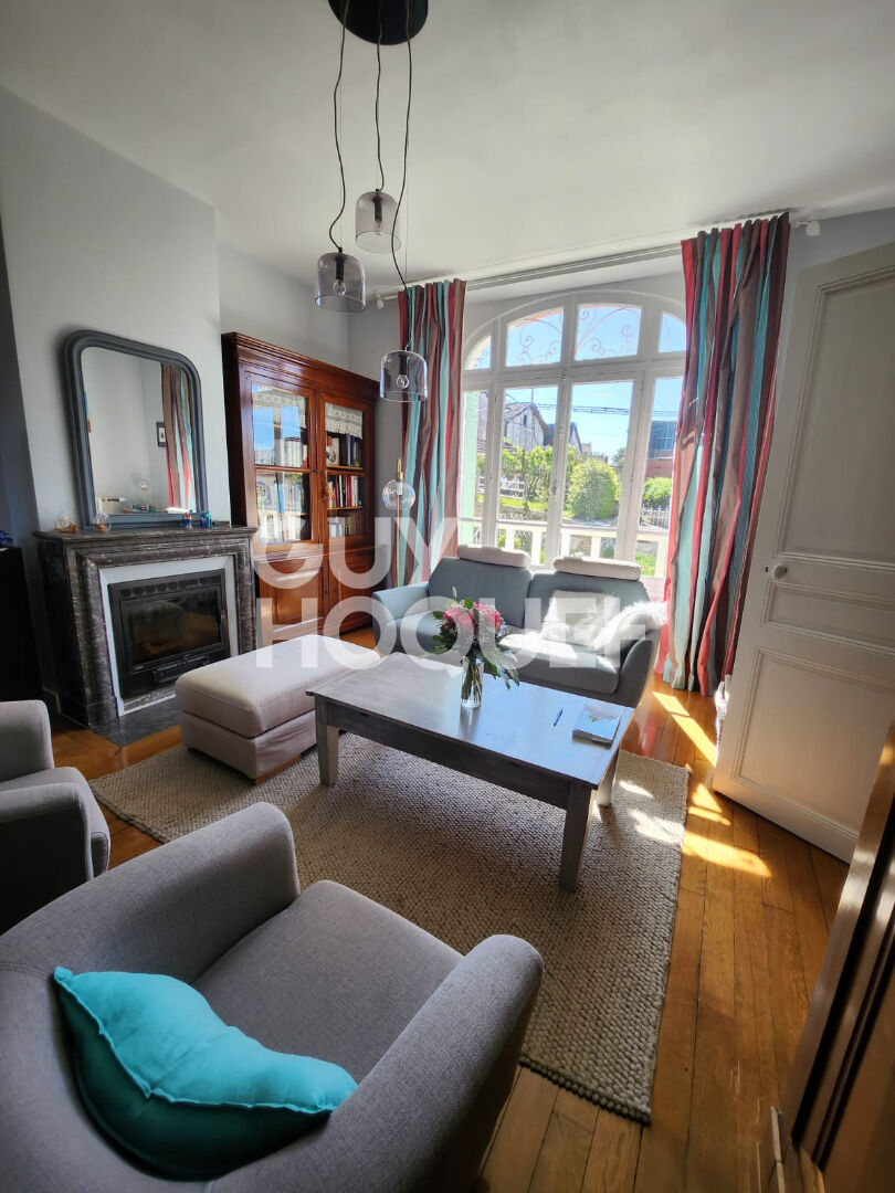 Maison spacieuse de 7 pièces à vendre à Longueville - gare à pied - ligne P - Réf. 2983