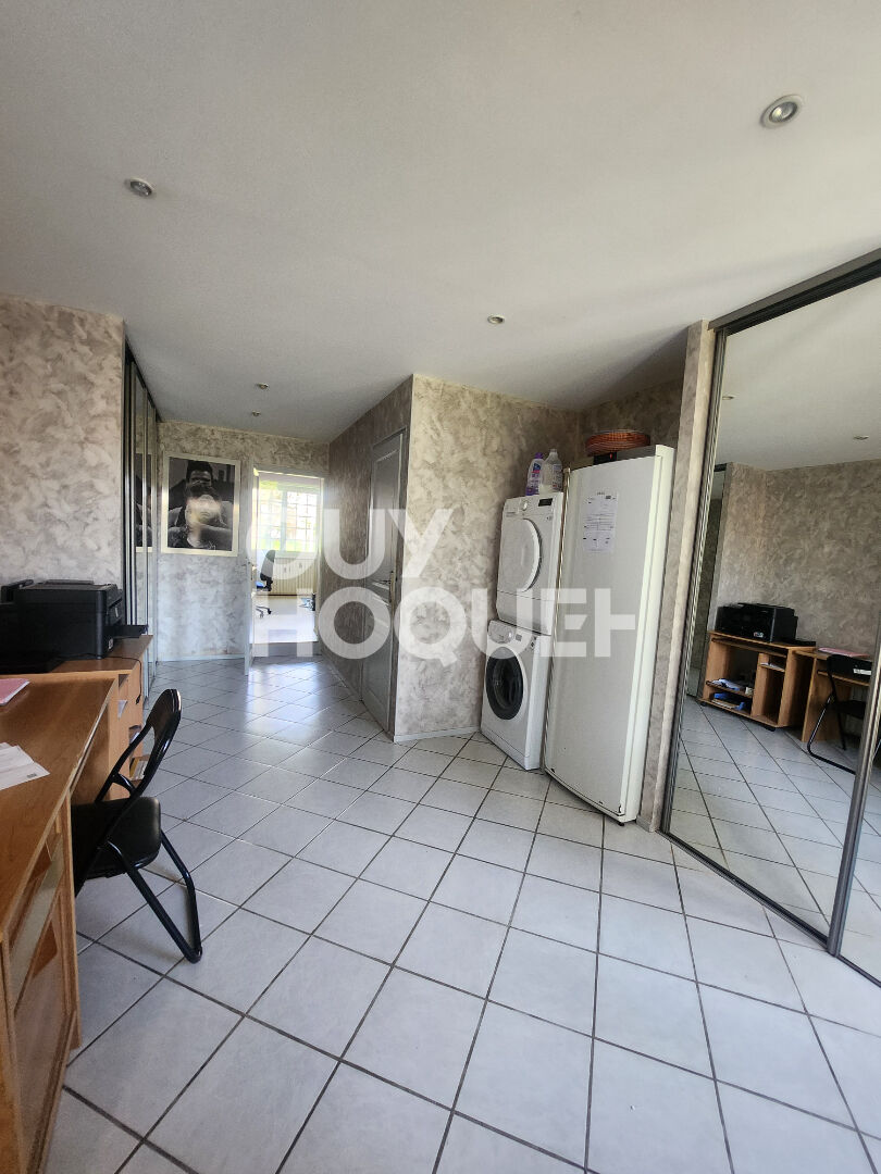 Maison spacieuse à vendre à Gouaix - 5 chambres, grand terrain !