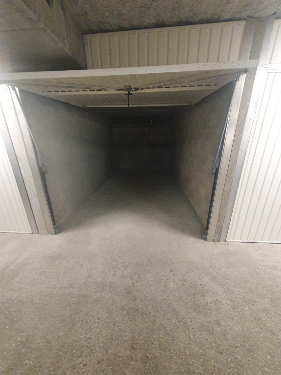 Parking / box Suresnes 12 m2