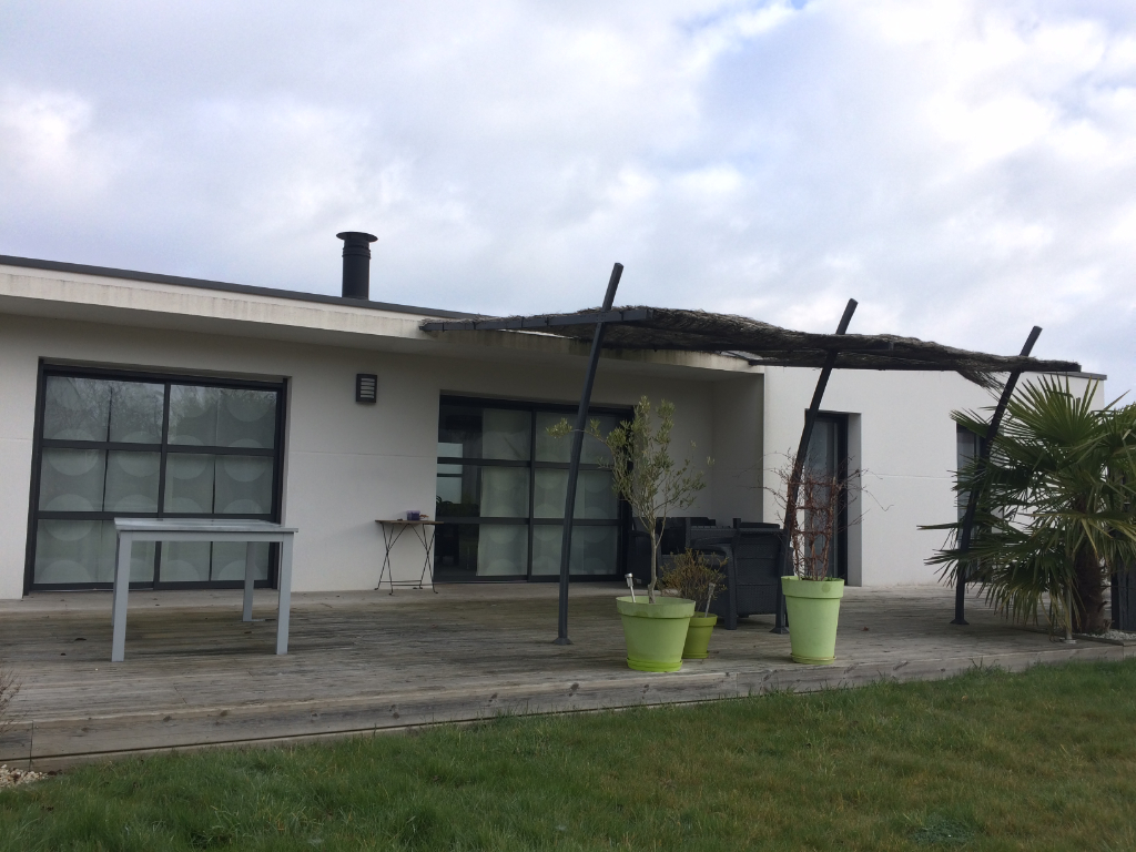 À vendre à LAUZACH (56190), maison de plain pied de 101 m².