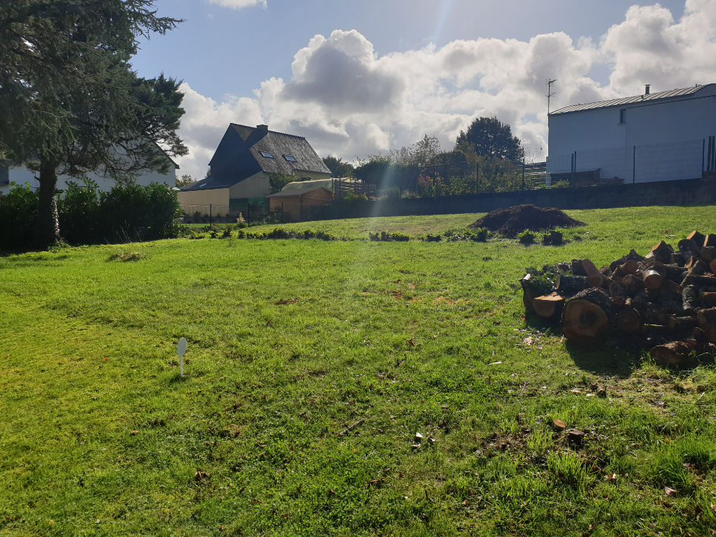 A vendre, terrain en centre-ville de Questembert 820 m2