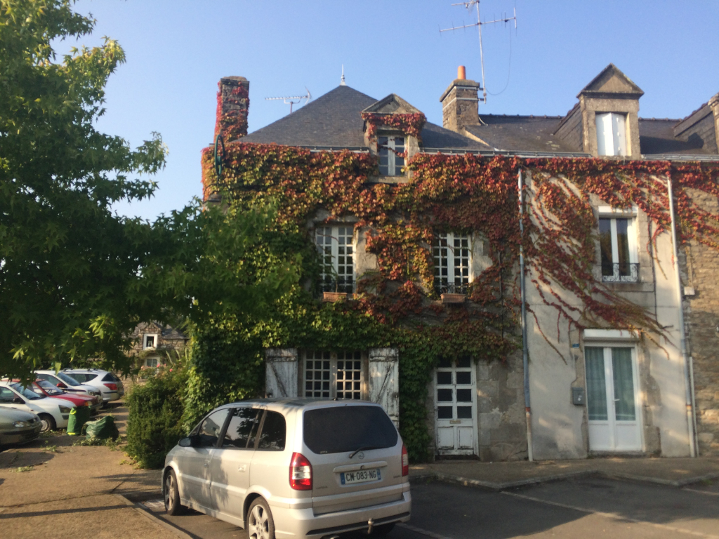 Maison de caractère à vendre dans le centre ville de QUESTEMBERT