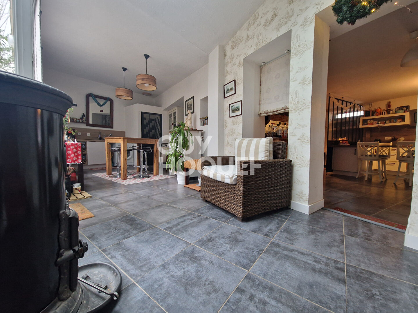 RARE ! MAISON D'ENVIRON 165 M2 DANS LE BOURG D'ELVEN !