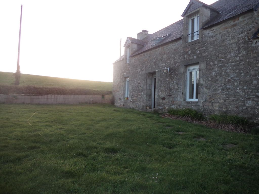 Maison - 85 m2 - PLOGONNEC