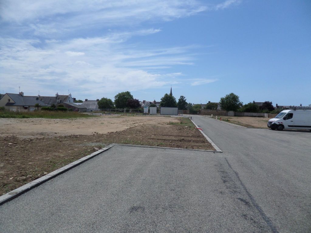 Terrain - 330 m2 - POULDREUZIC