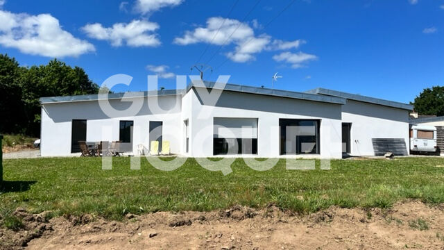 Maison plain-pied 5 pièces 176 m2