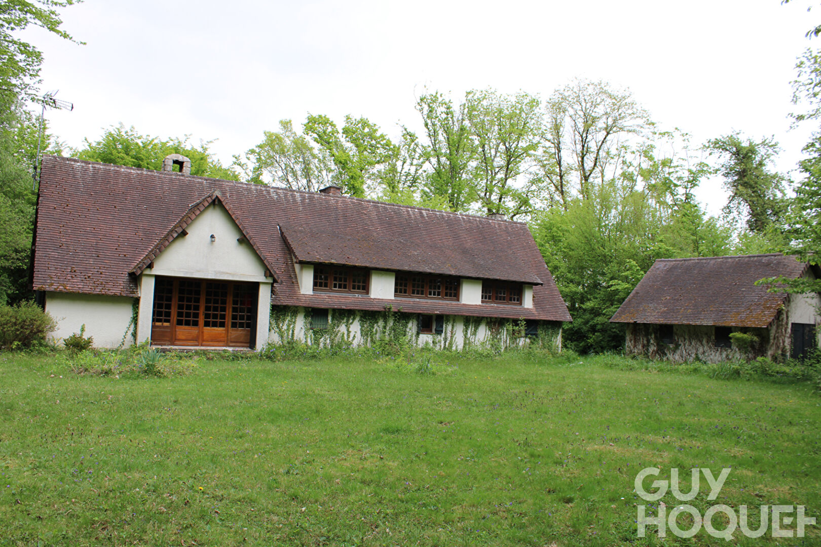 2 Maisons et 2 garages sur 3.5 hectares