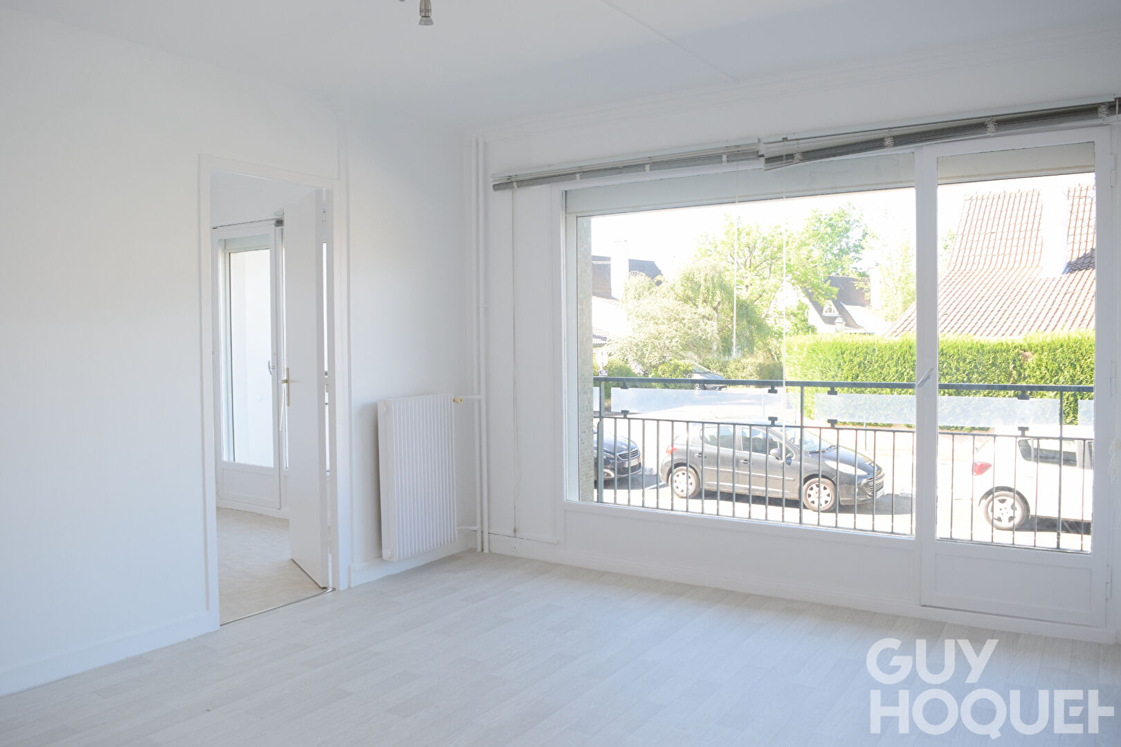 2 PIECES LES ESSSARTS LE ROI