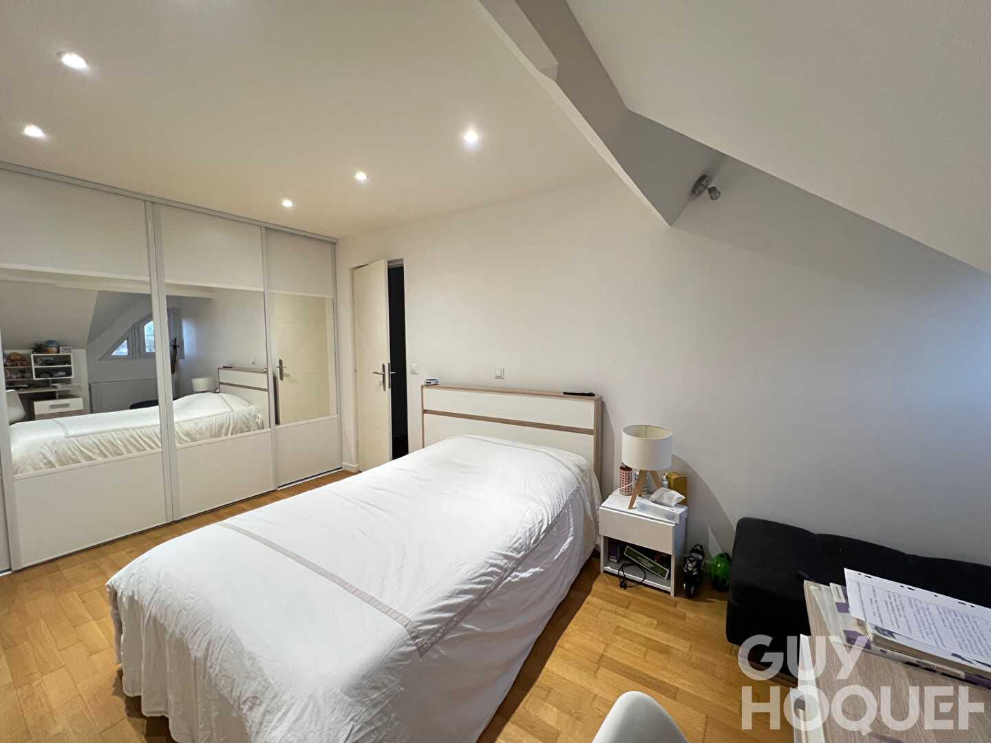 Maison Magny Les Hameaux 9 pièce(s) 261 m2