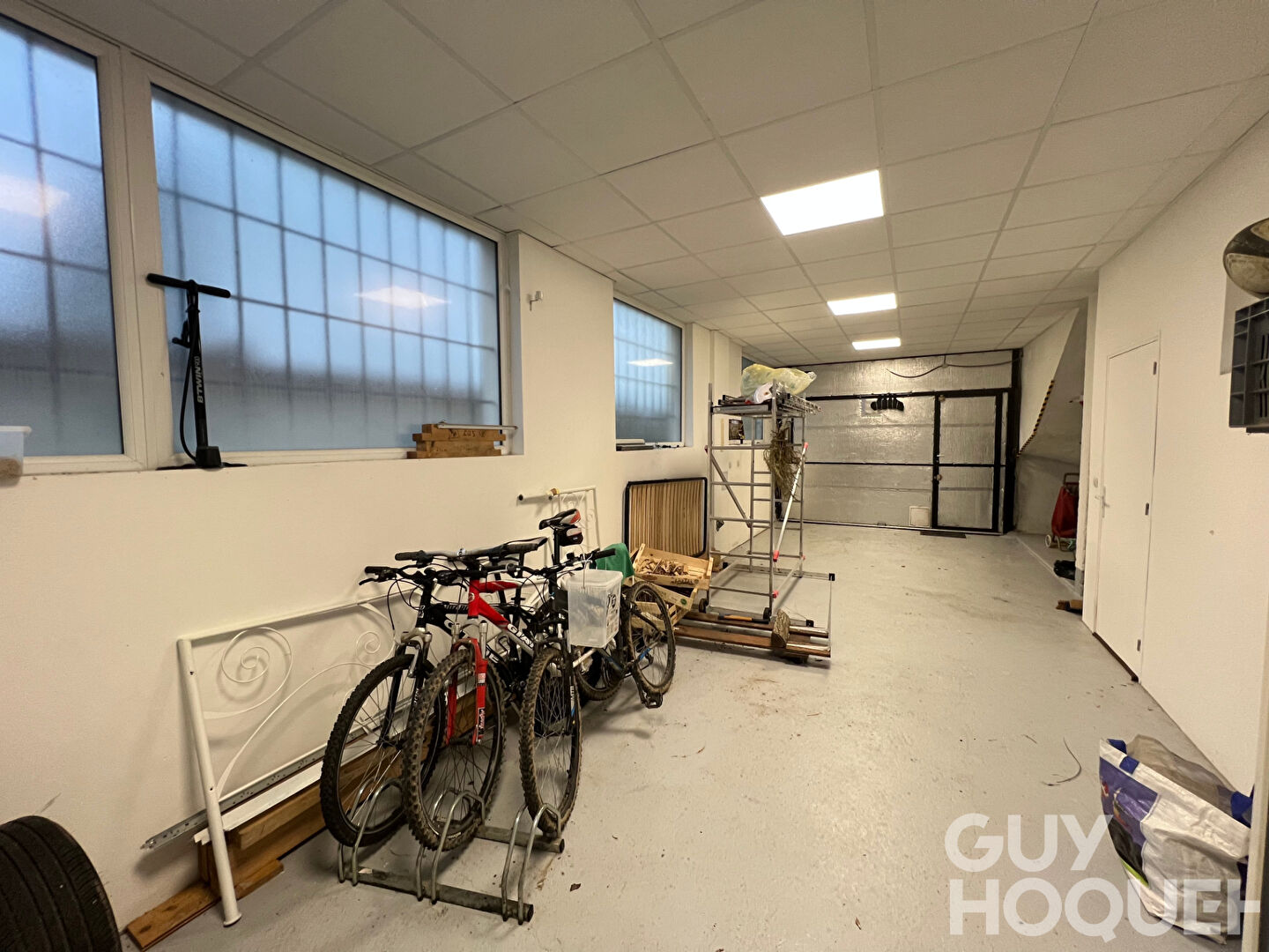 Maison Magny Les Hameaux 9 pièce(s) 261 m2