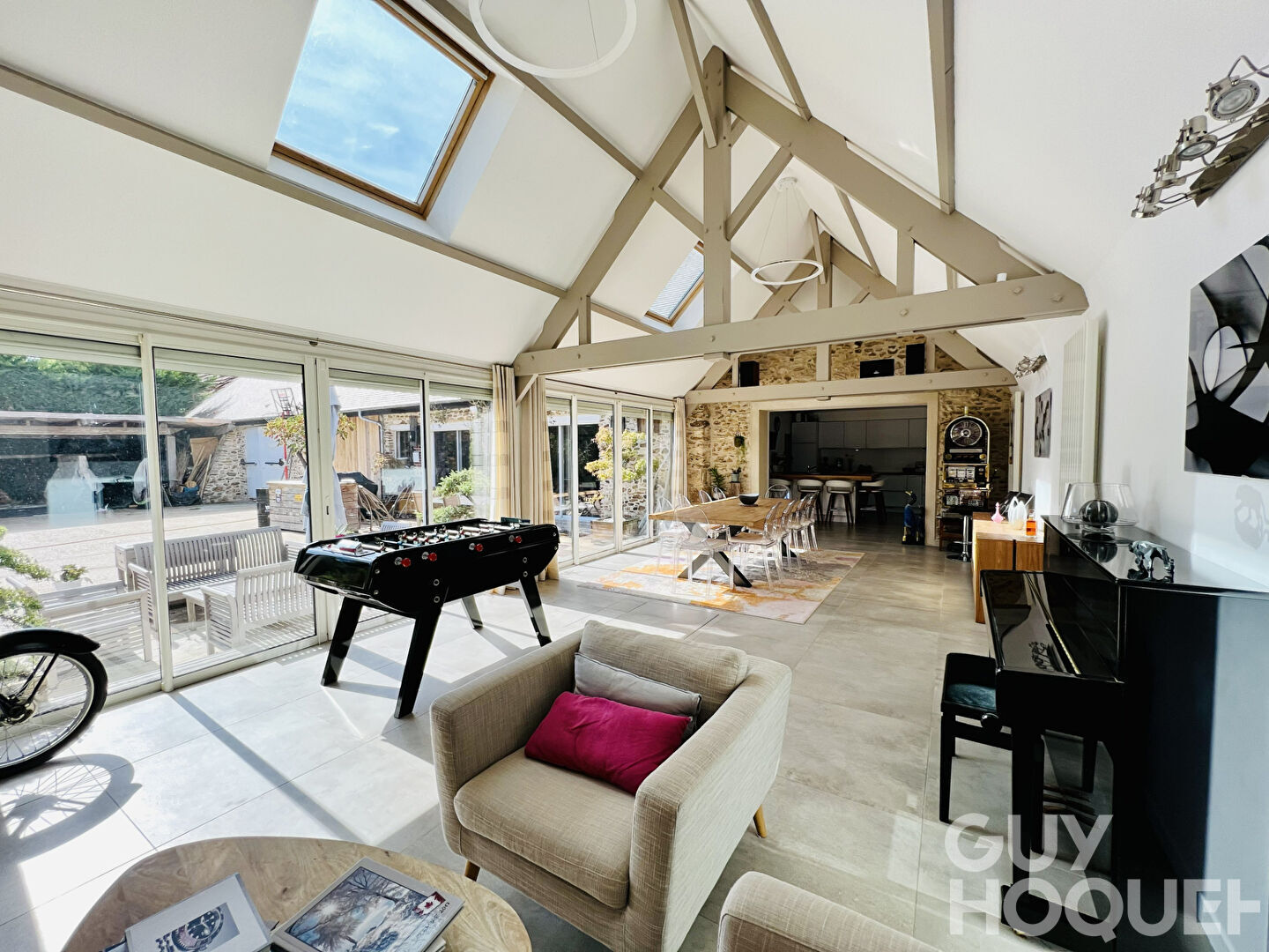 Maison meublée 7 pièces de 262.13 m²