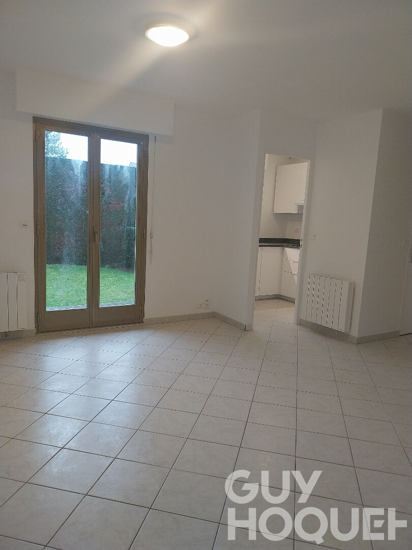 Proche gare et commerces