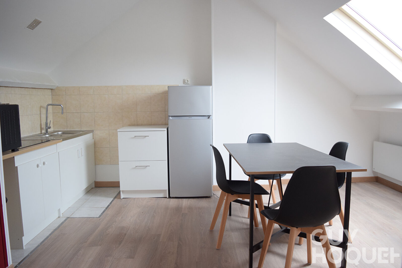 F2 MEUBLÉ MAINTENON