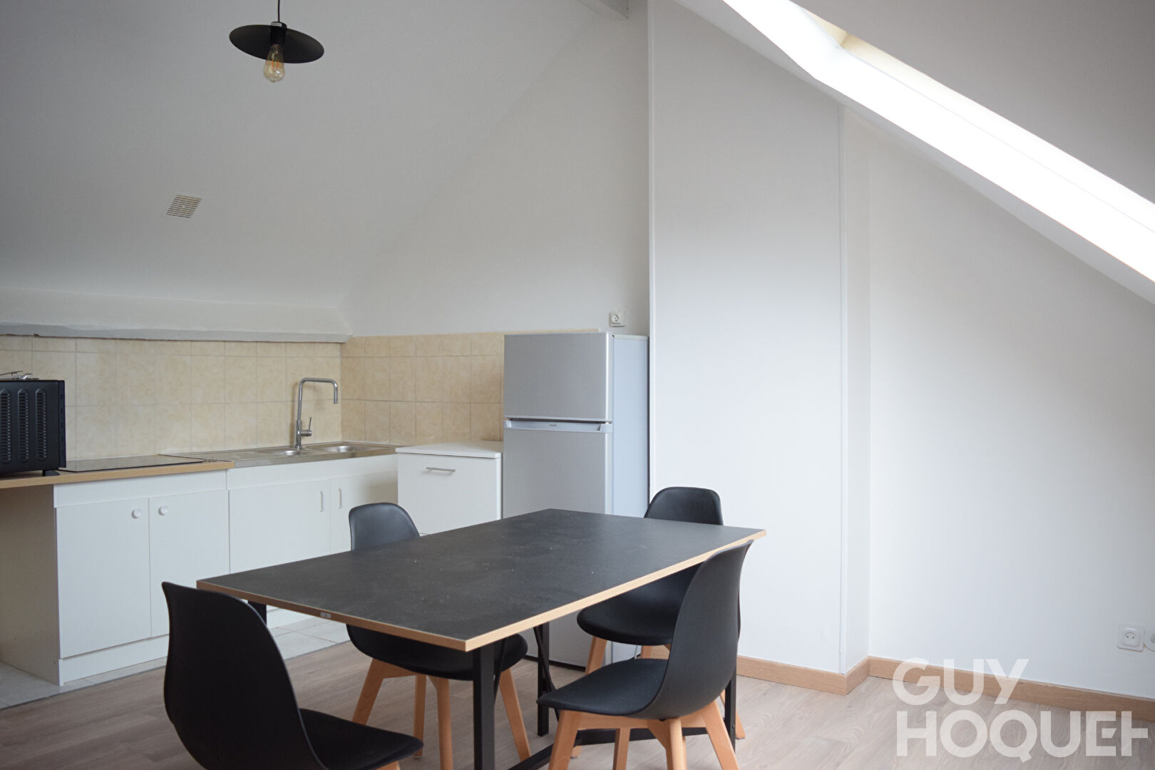 F2 MEUBLÉ MAINTENON