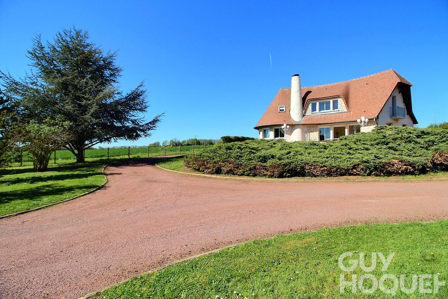 Propriété de 187 m²  - 5 chambres - 7 500 m² de terrain.
