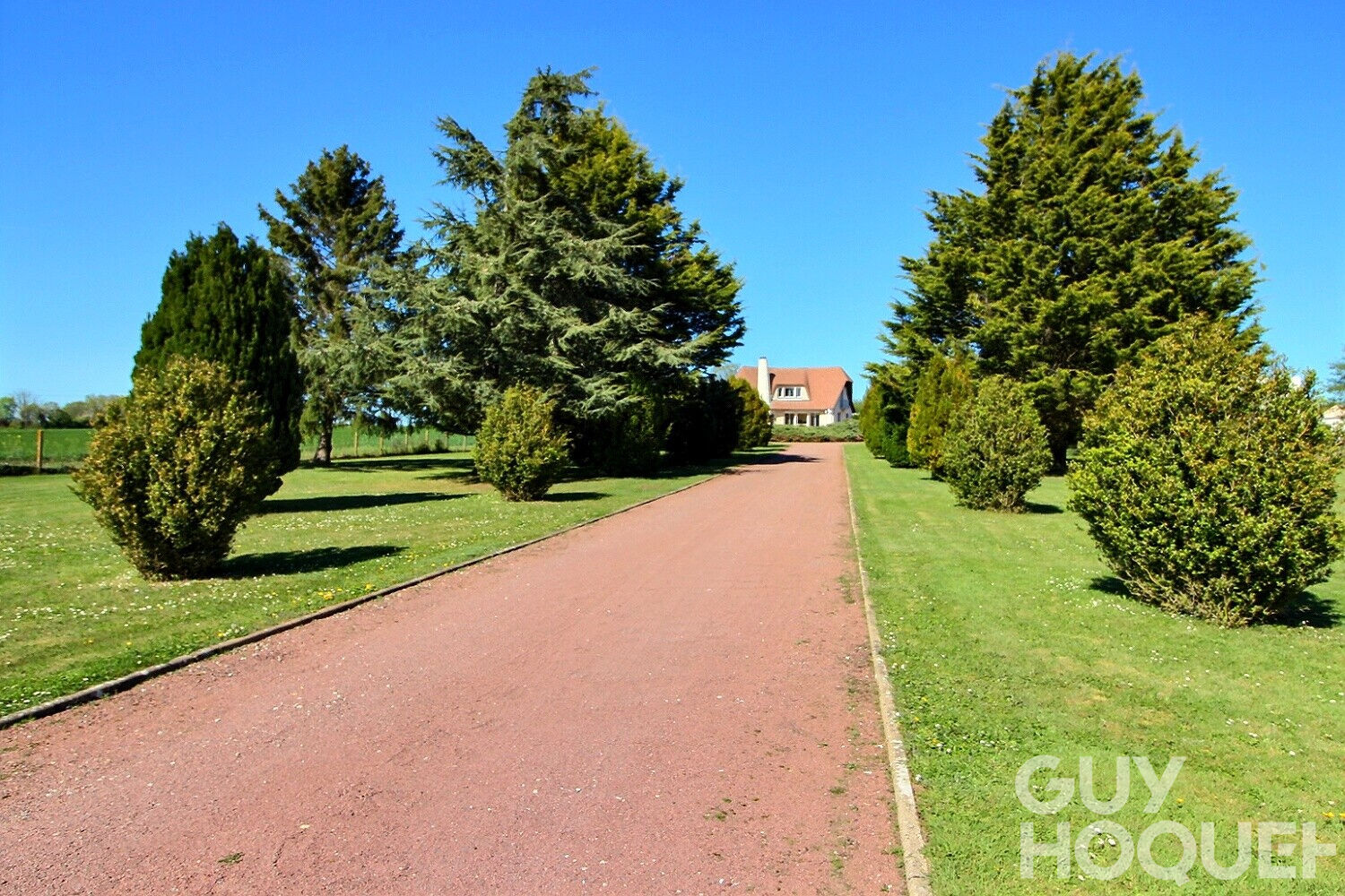 Propriété de 187 m²  - 5 chambres - 7 500 m² de terrain.