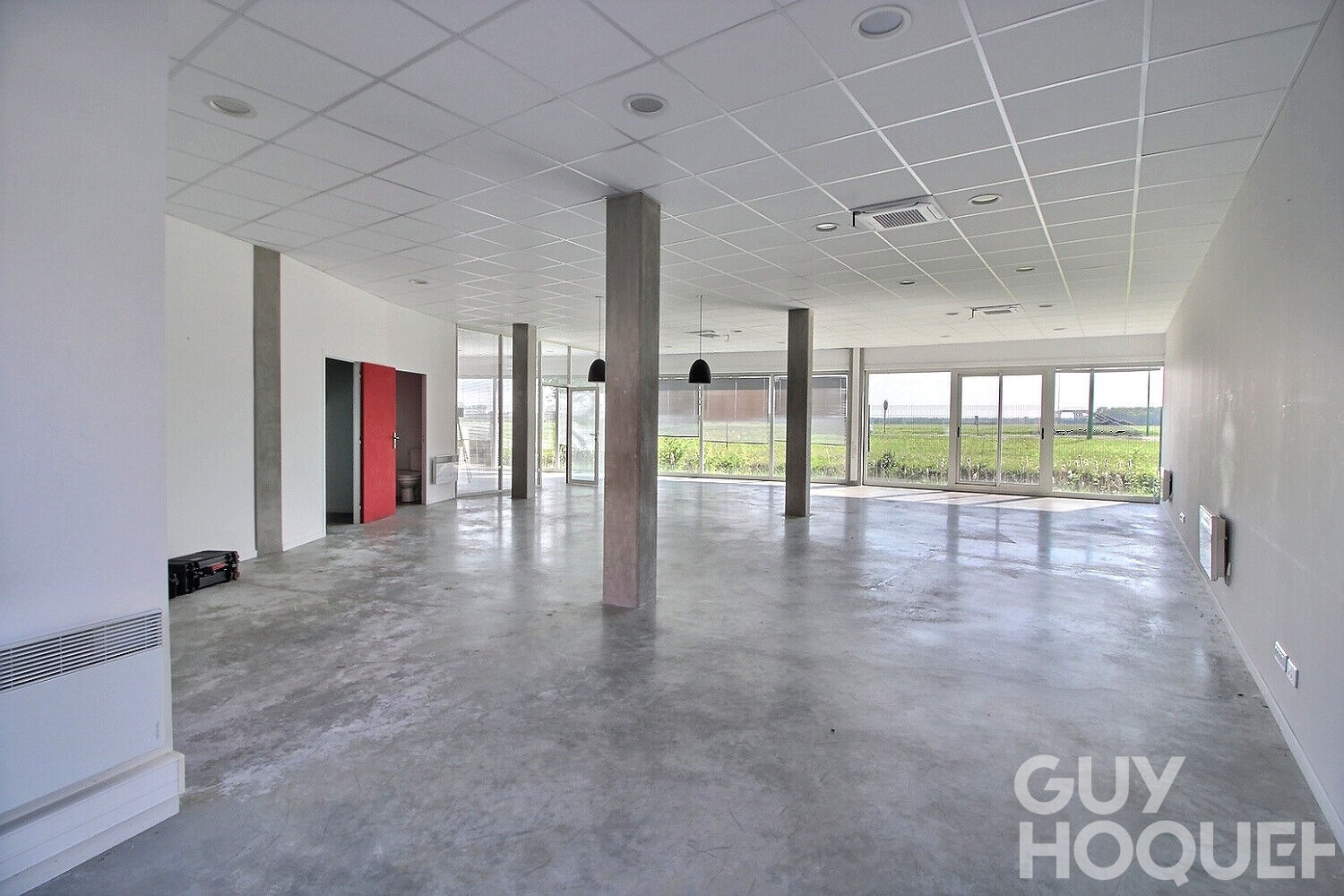 Local commercial Gazeran 155 m2