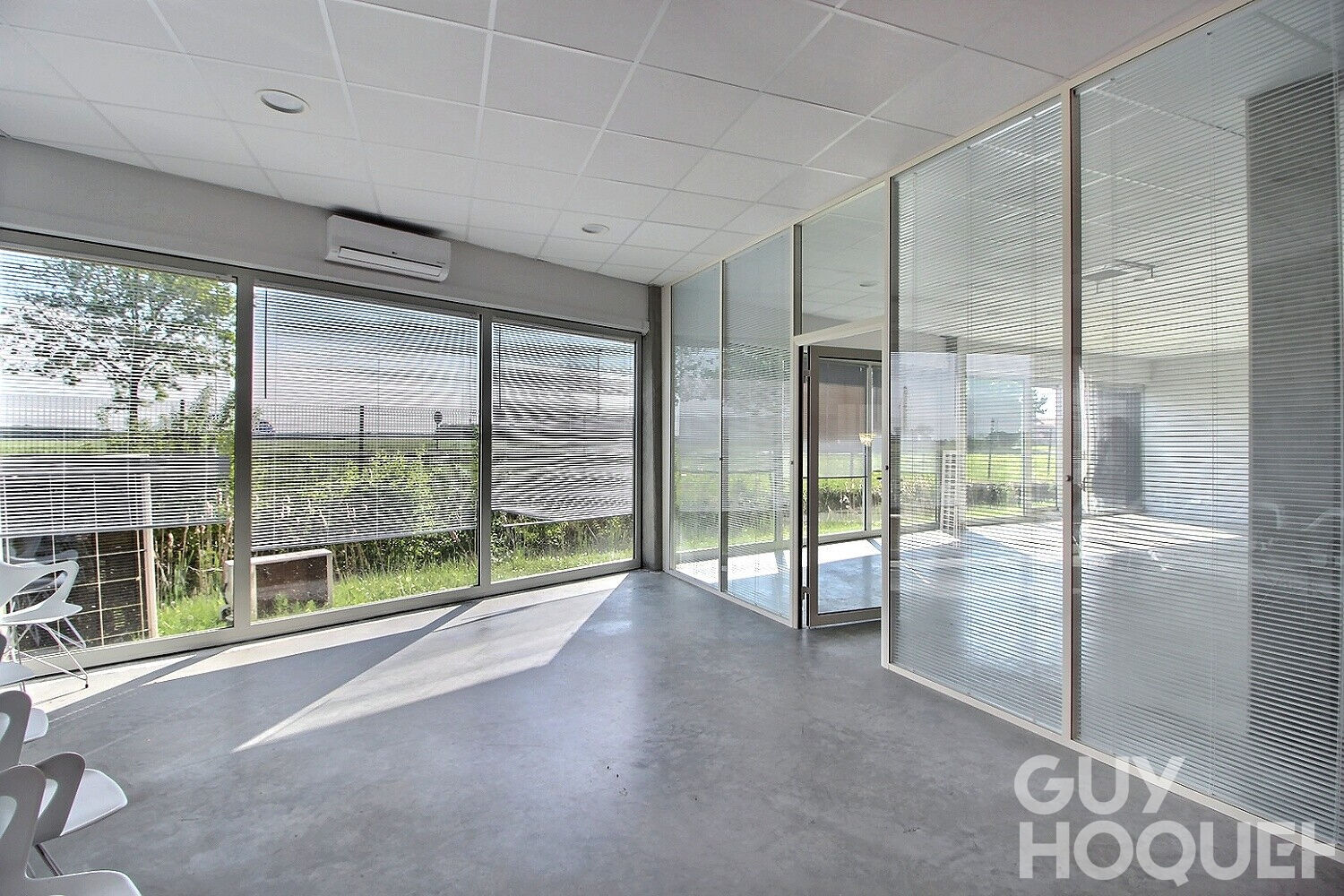Local commercial Gazeran 155 m2
