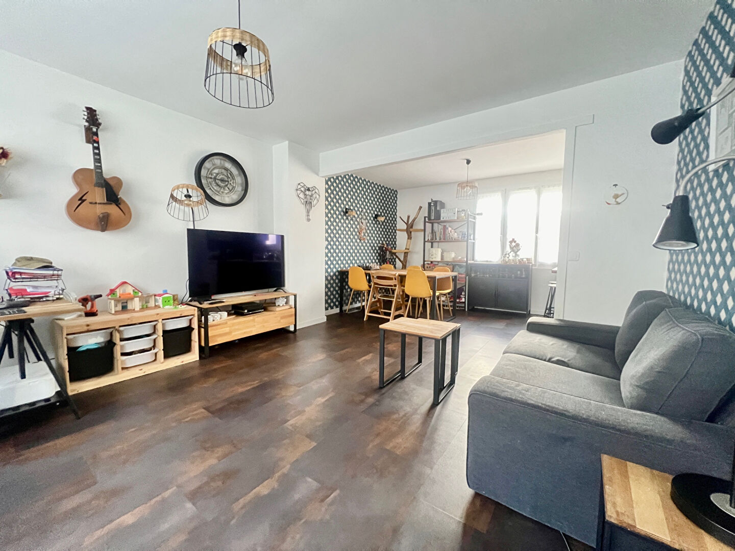 Maison avec sous-sol garage et terrasse