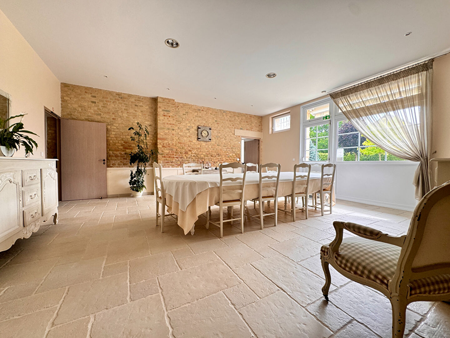 Longère d'exception à vendre à AUMENANCOURT LE GRAND