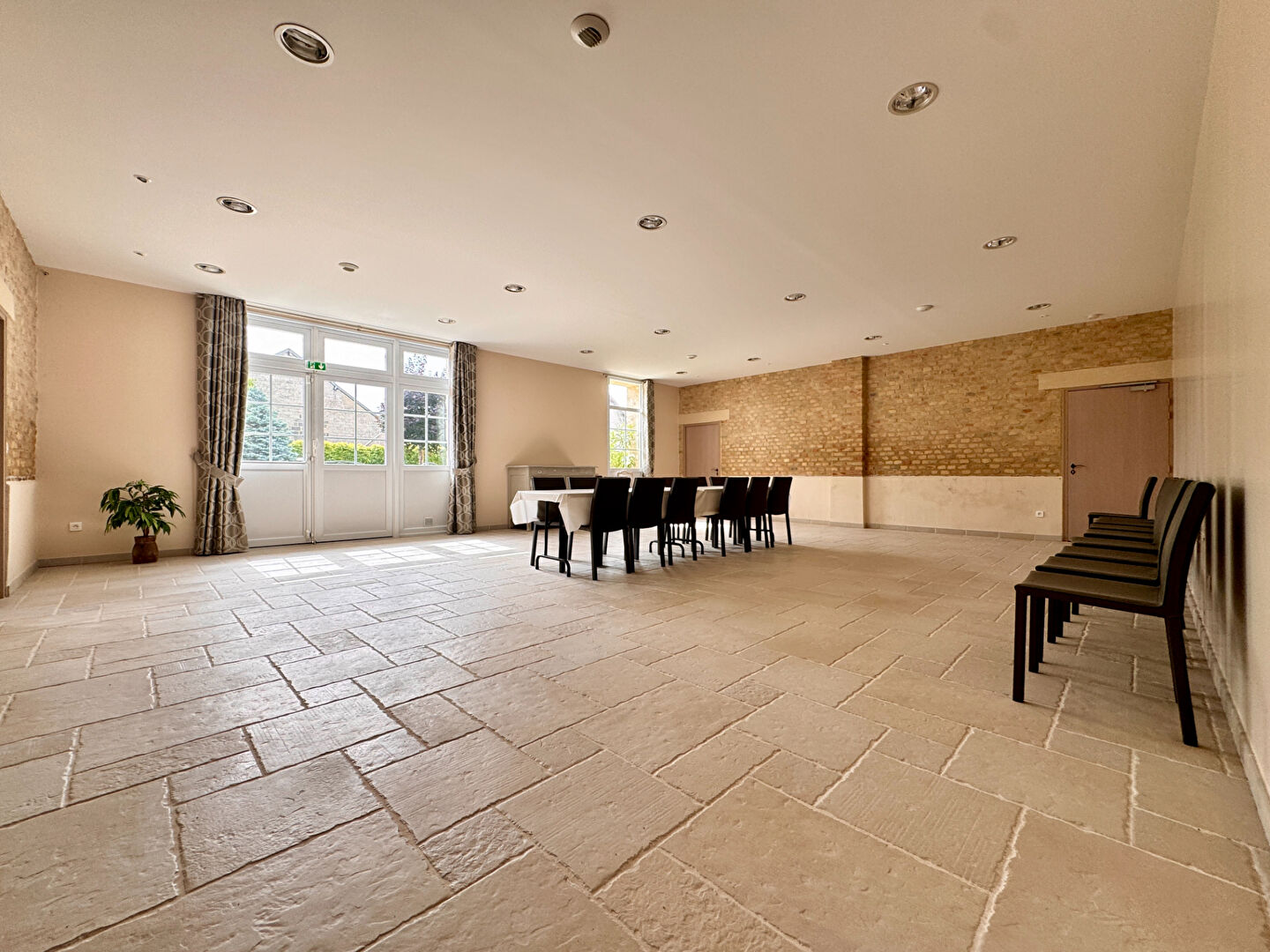 Longère d'exception à vendre à AUMENANCOURT LE GRAND