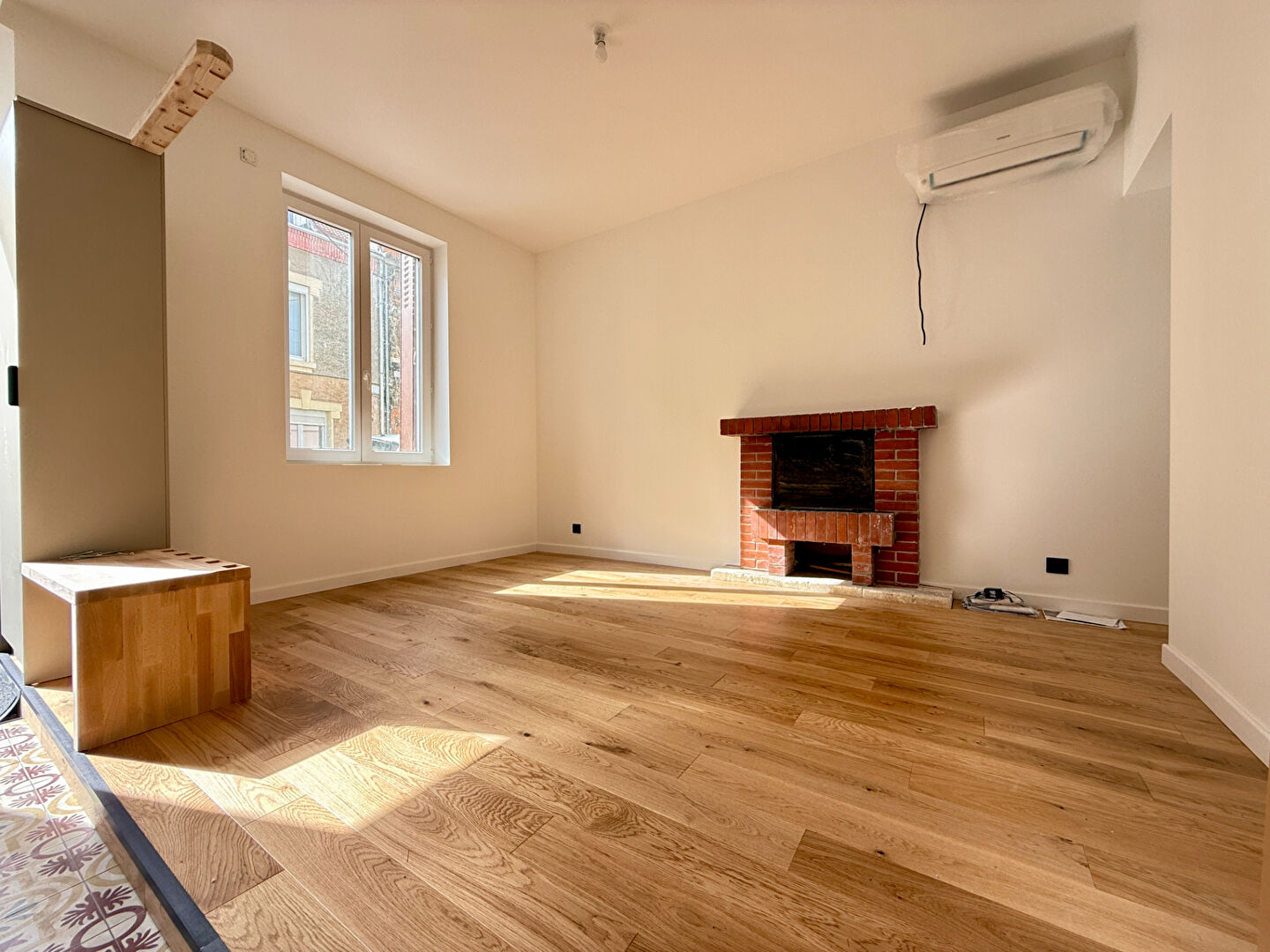 Maison avec extérieur et garage proche centre ville