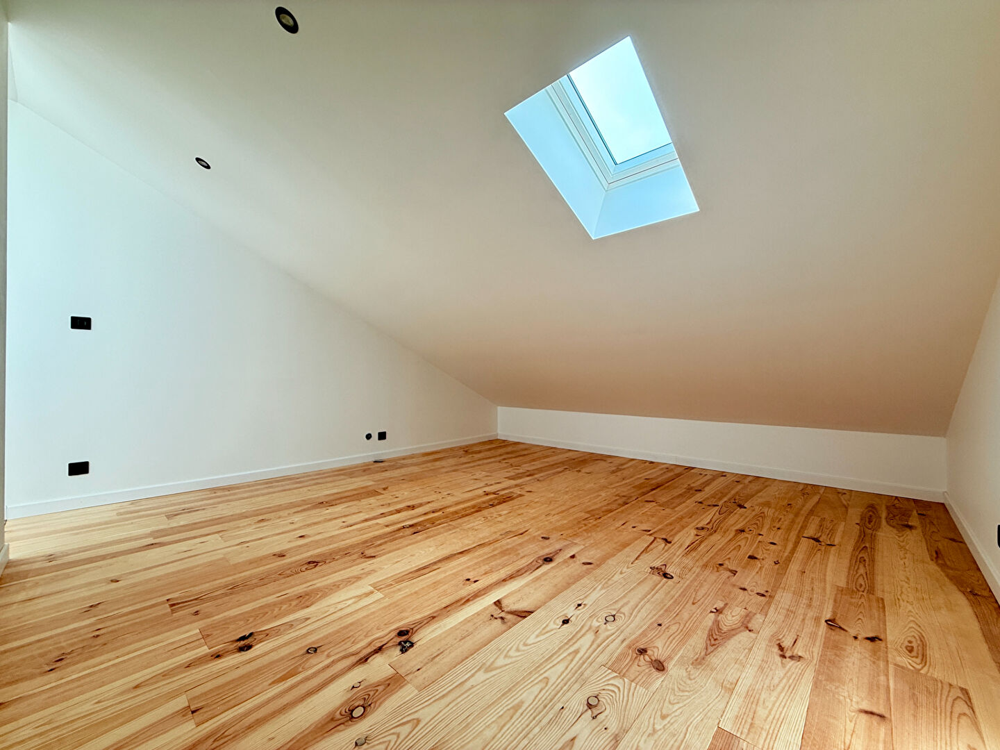 Maison avec extérieur et garage proche centre ville