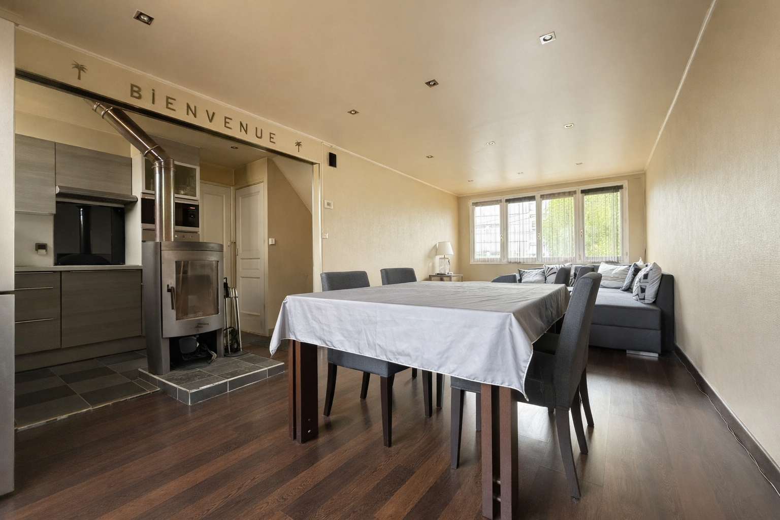 À vendre Maison Reims avec garage et jardin.