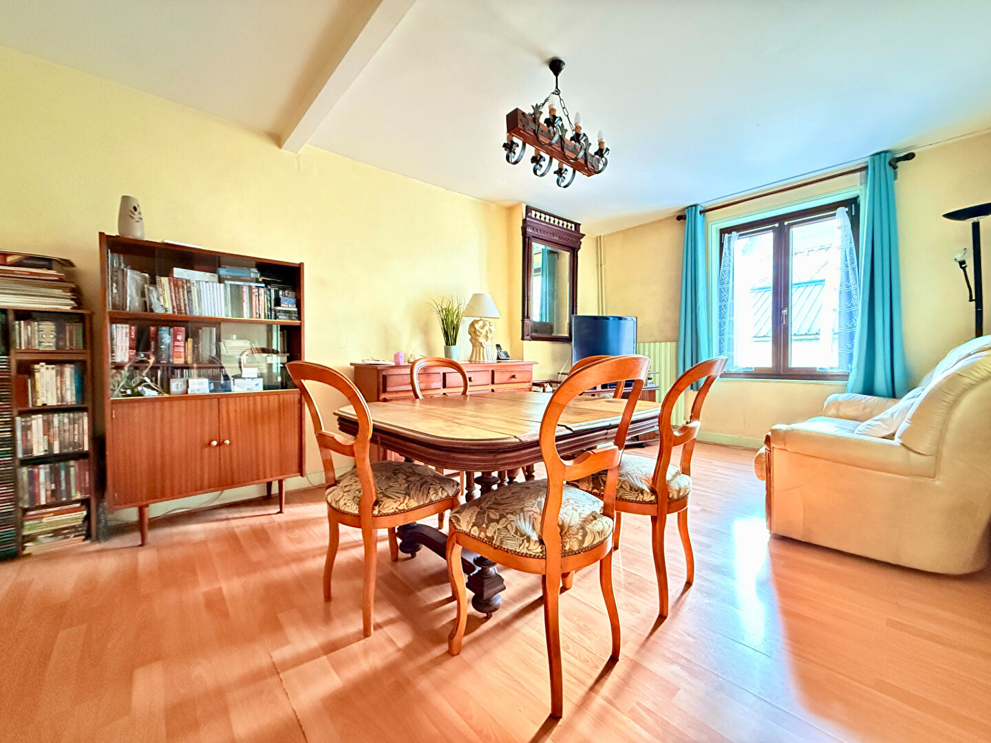 Maison de ville avec garage et cour - Secteur Jamin