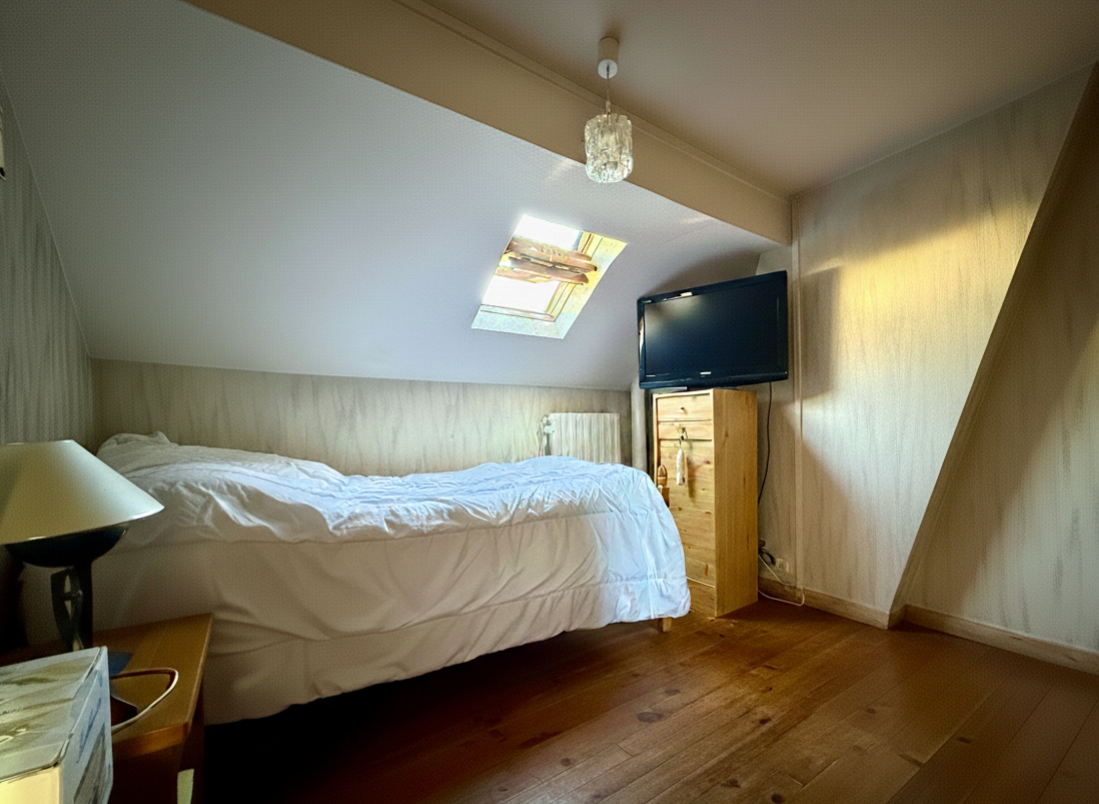 Maison de ville avec garage et cour - Secteur Jamin