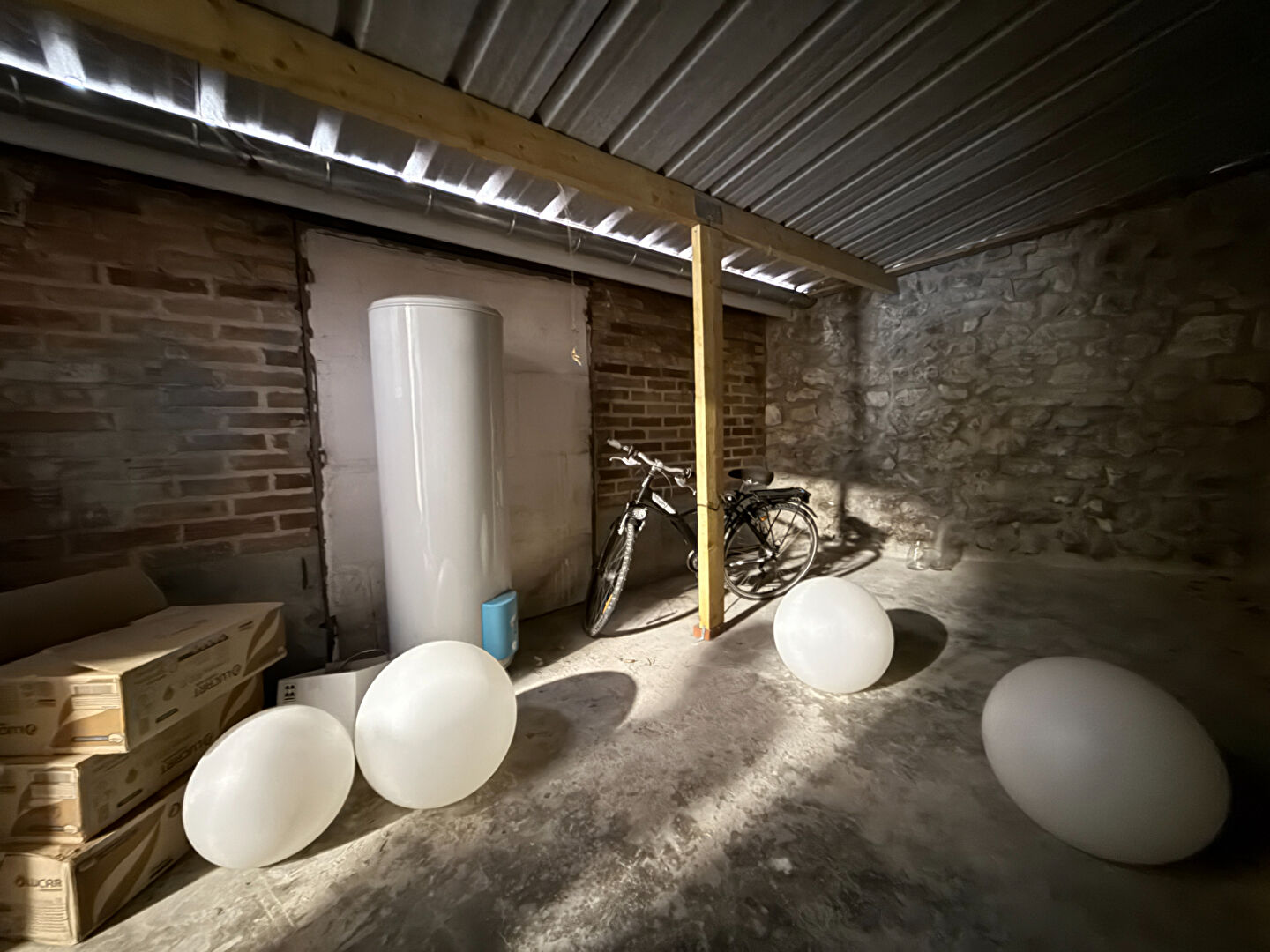 Cour couverte de 17m²  - secteur cernay