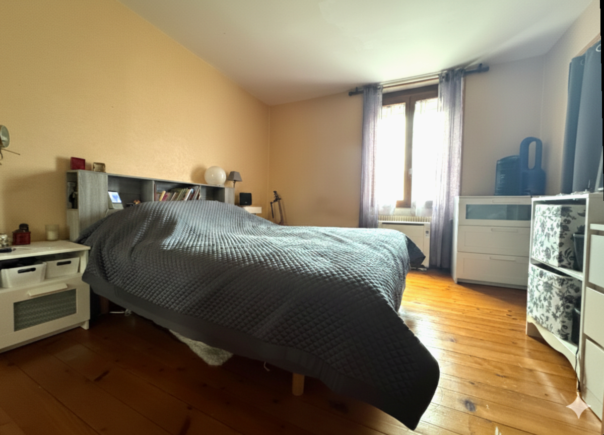 Maison, jardin, 3 garages et 1 dépendance - Bétheny