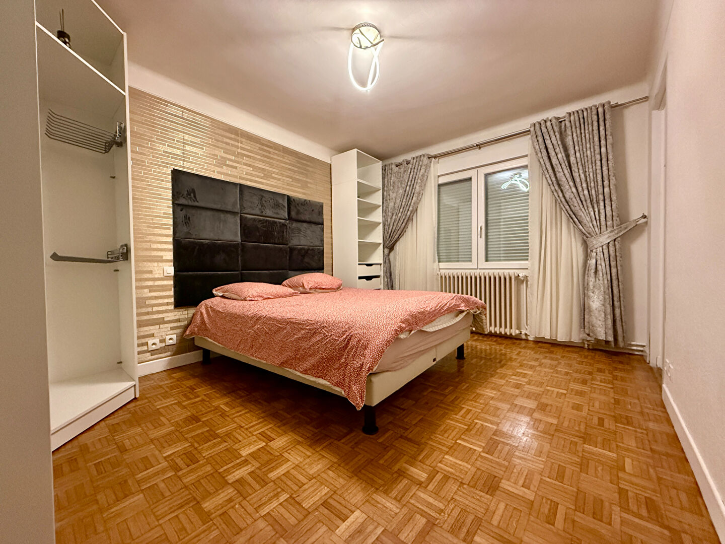 Superbe Maison à Vendre à Bezannes - 6 Chambres et Grand Jardin !