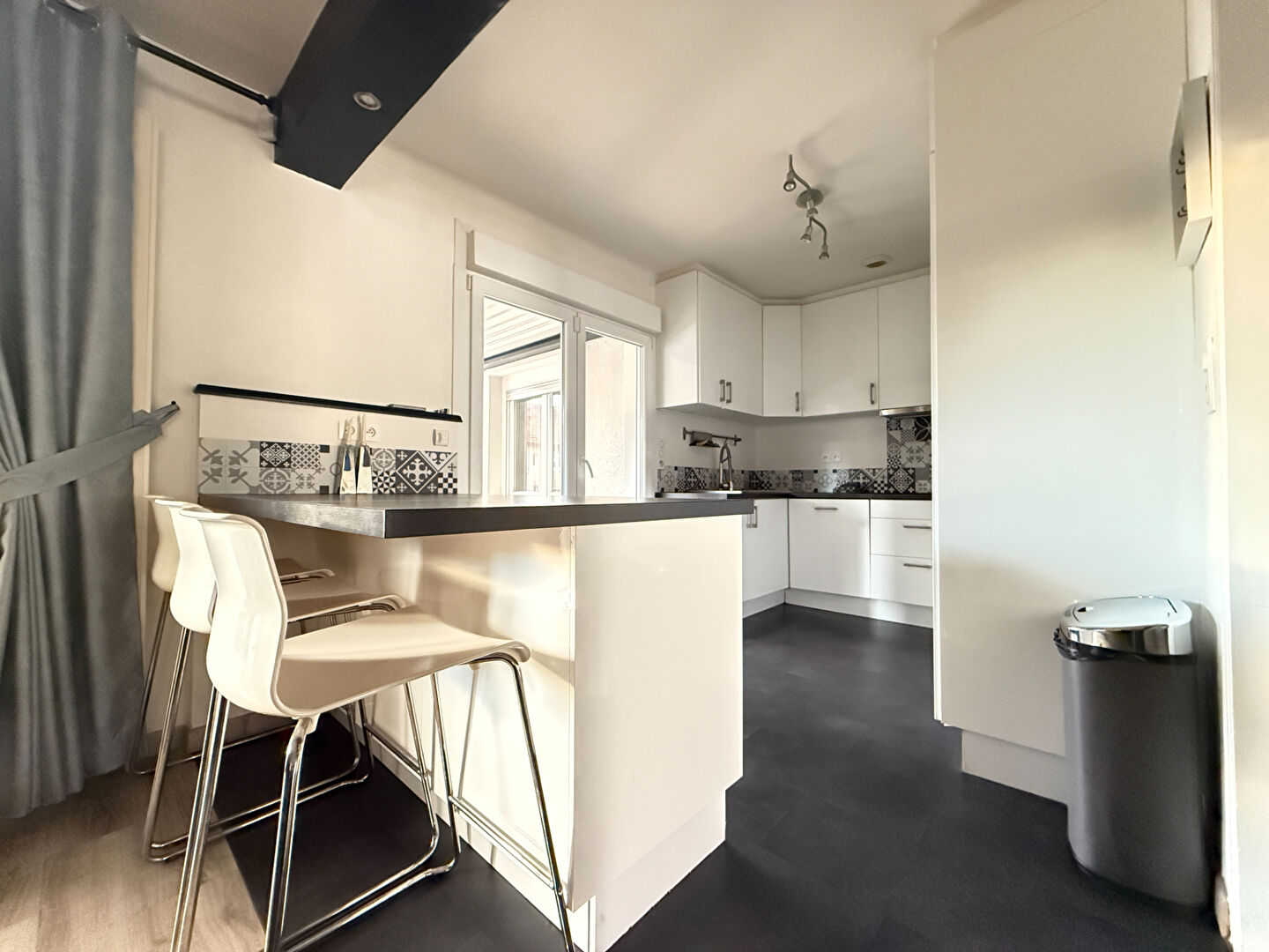 Superbe Maison à Vendre à Bezannes - 6 Chambres et Grand Jardin !