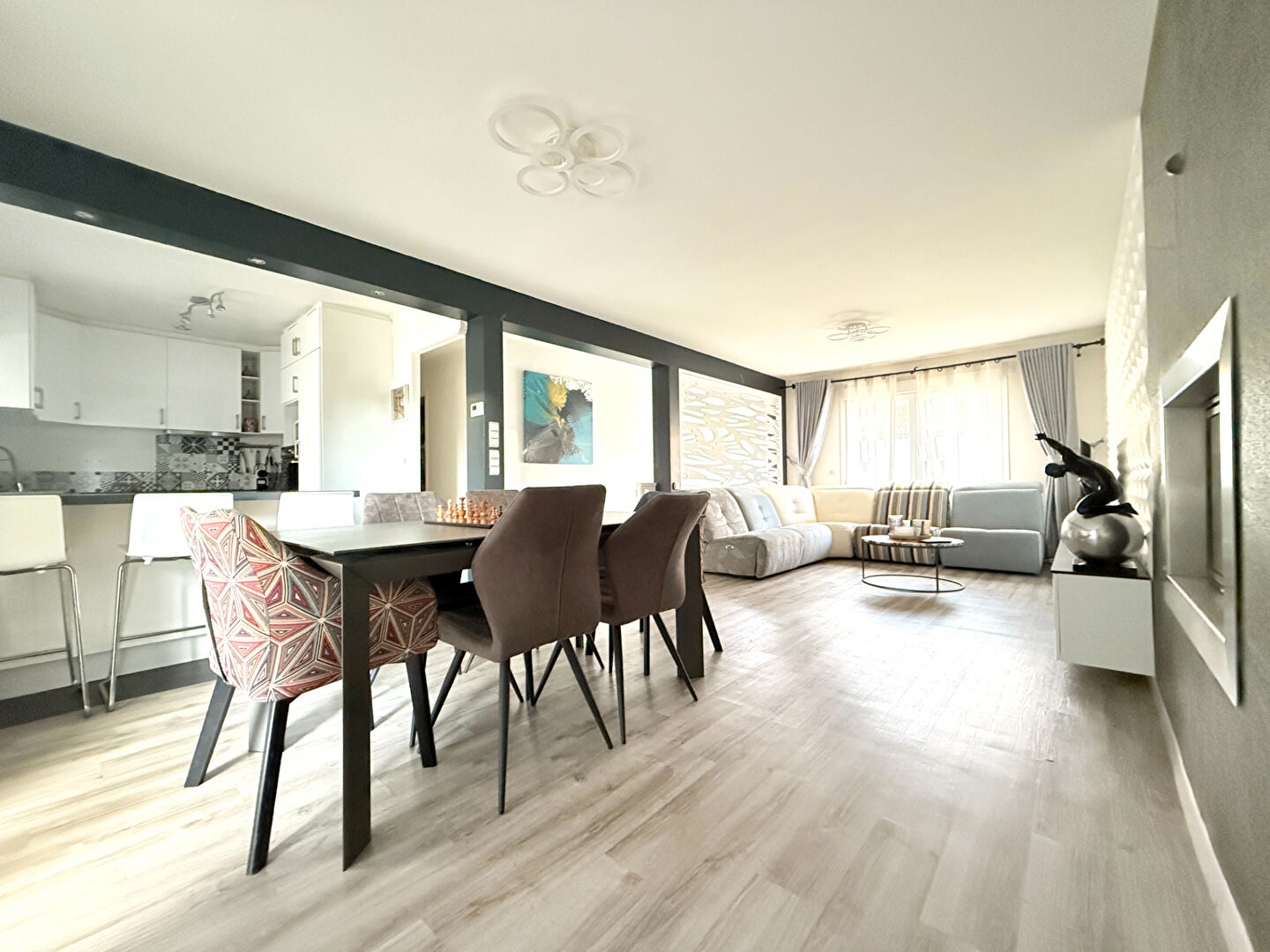 Superbe Maison à Vendre à Bezannes - 6 Chambres et Grand Jardin !